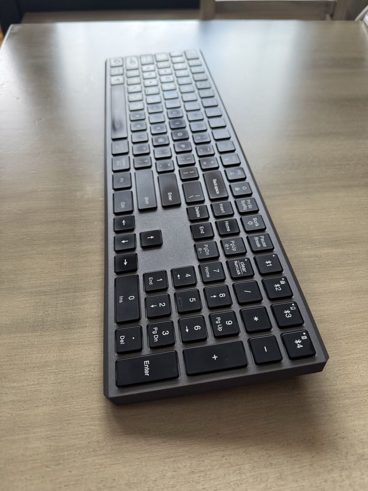 Bluetooth Keyboard с подсветка