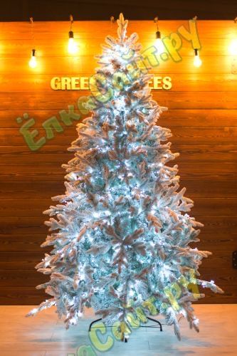 Новогодняя заснеженная ёлка