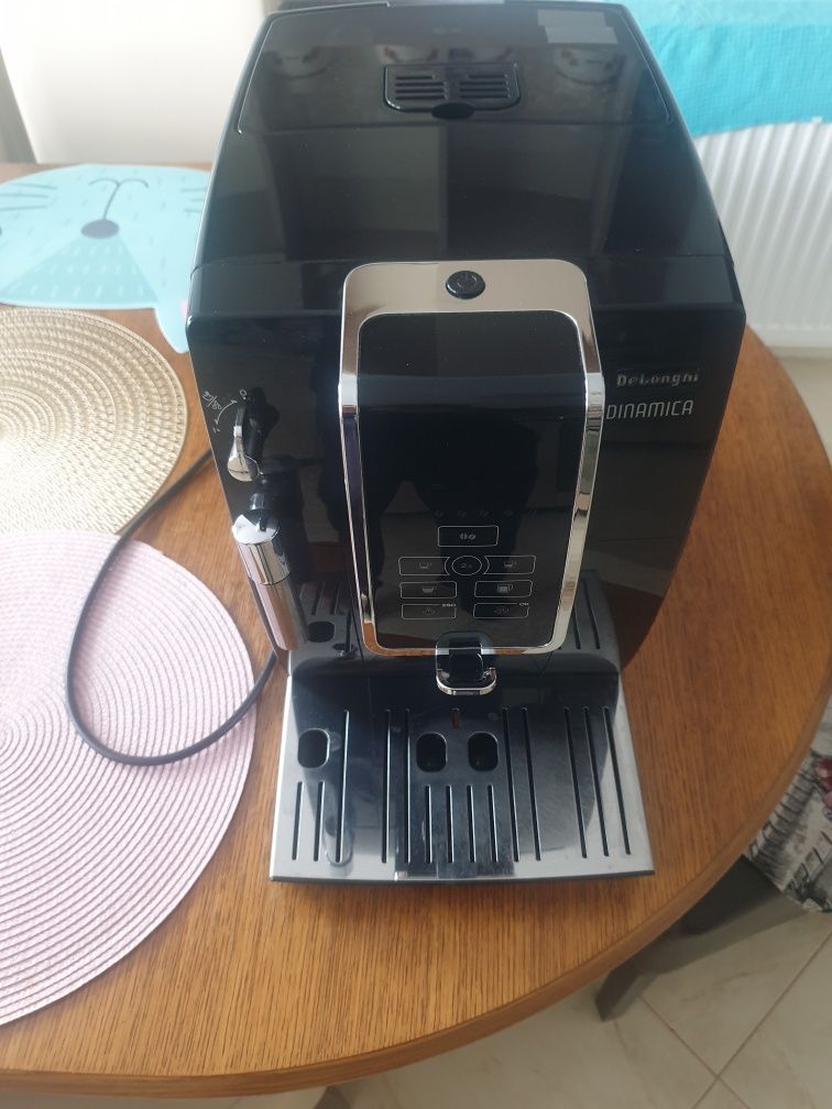 Aparat cafea Delonghi dinamica