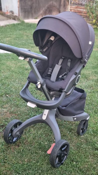 Vând cărucior Stokke!