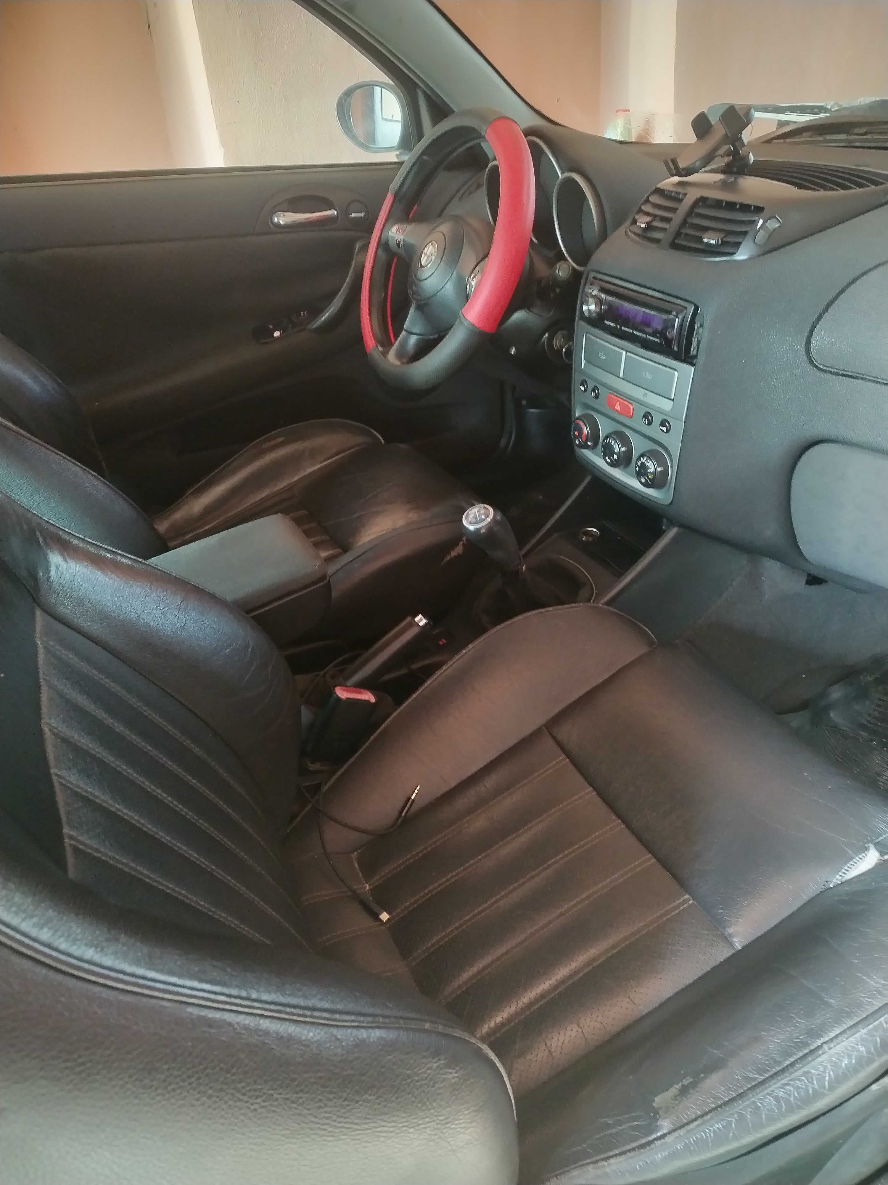 Alfa Romeo 147 hatchback coupe