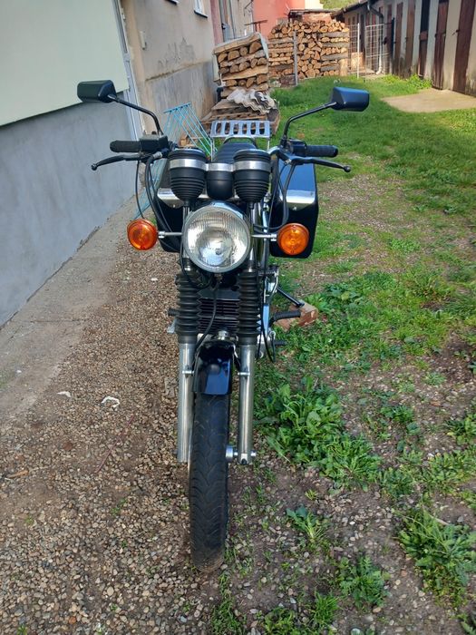 O frumoasa motocicleta comunista..MZ..ETZ..250...