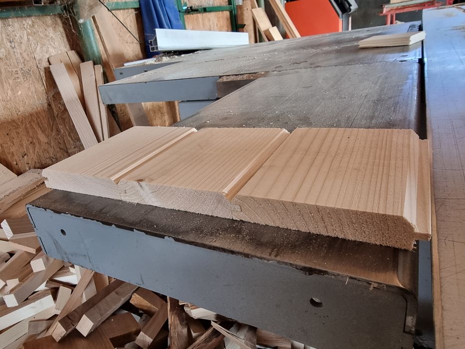 Cherestea uscata molid, lambriu, dușumea, pazie, florar, blana ornata.