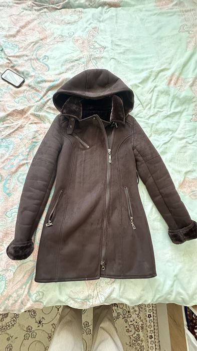 Продам дубленку не одевала новая