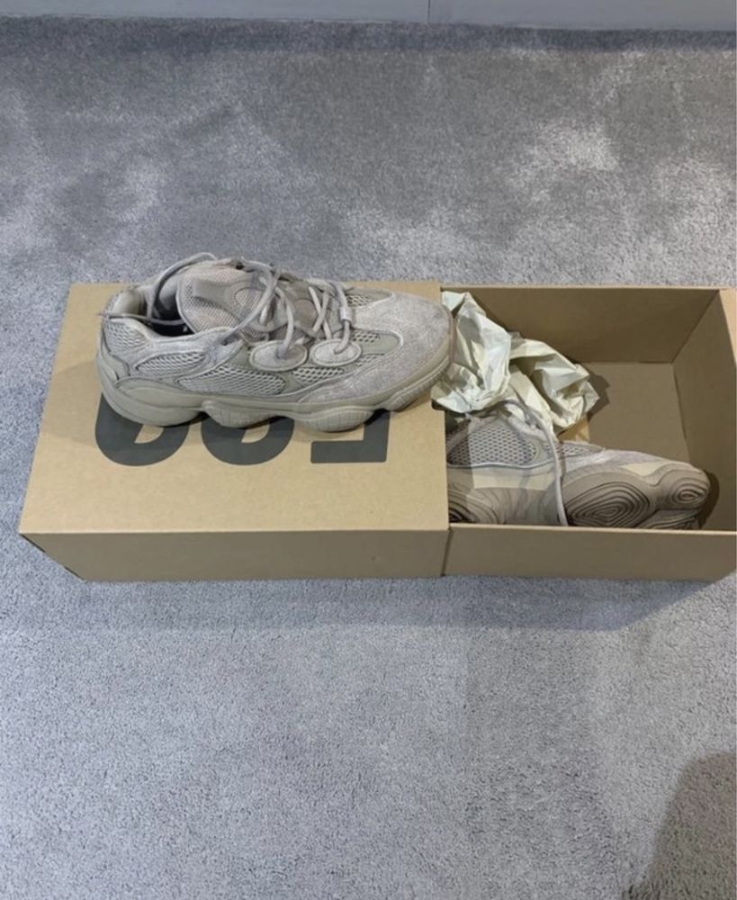 Vând yeezy 500, crem/beije