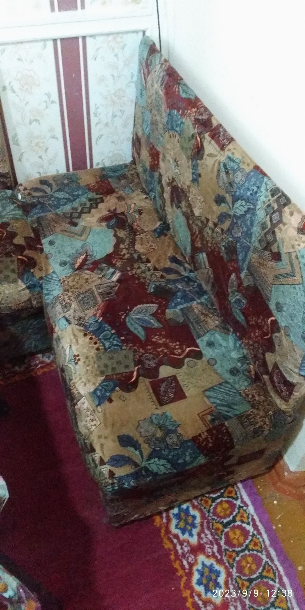 Продам кухонный уголок, мягкий без стола