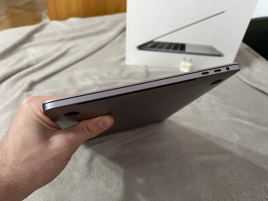 MacBook Pro 13”, 2017 3.1GHz 8/256GB