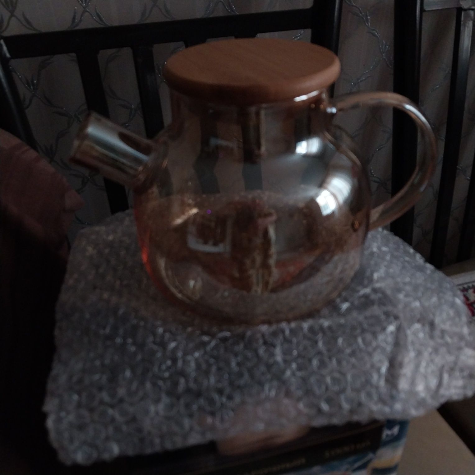 Чайники стеклянные  продам.