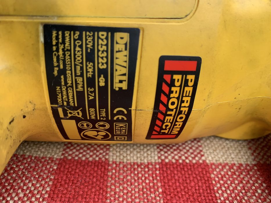 DeWALT D25323/230V/ 800W/перфоратор