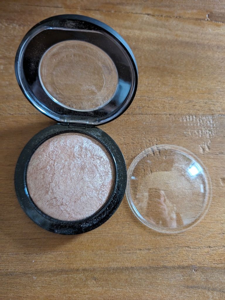 M.A.C. Mineralize Skinfinish nuanța Soft & gentle