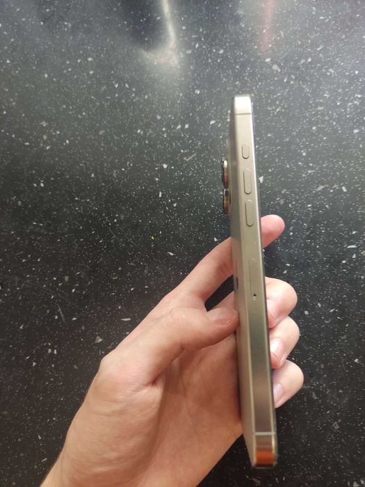 Iphone 16 pro max 256 baterie 100%