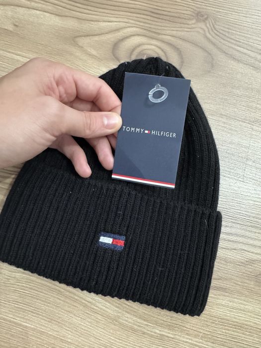 Caciula Tommy Hilfiger - Noua cu eticheta