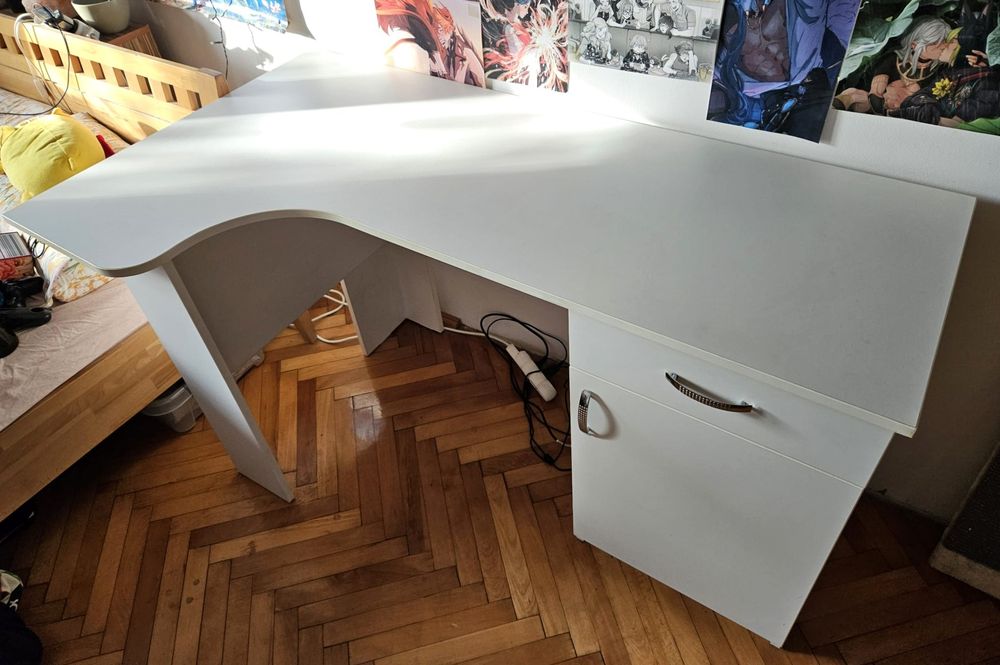 Vand birou alb de colt