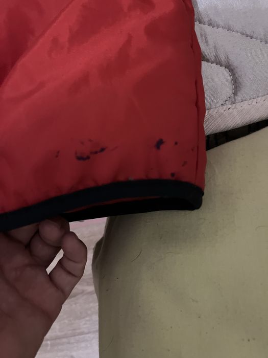 Футболна шуба  много запазена има леко изцапано две точки от мастило