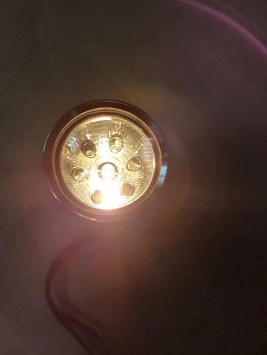 lanterna metalica antiacvatica cu 3 pozitii de lumina pe led