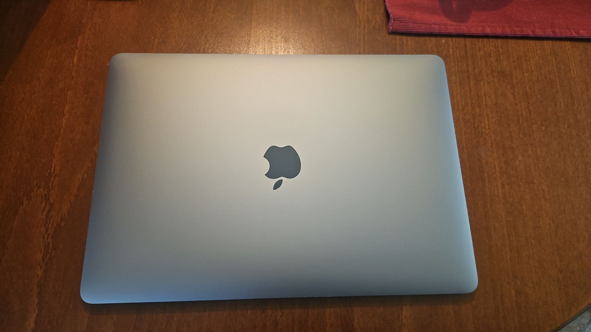 MacBook Air 2018 Space Grey | i5, 8GB RAM, 256GB SSD | Отличен | София