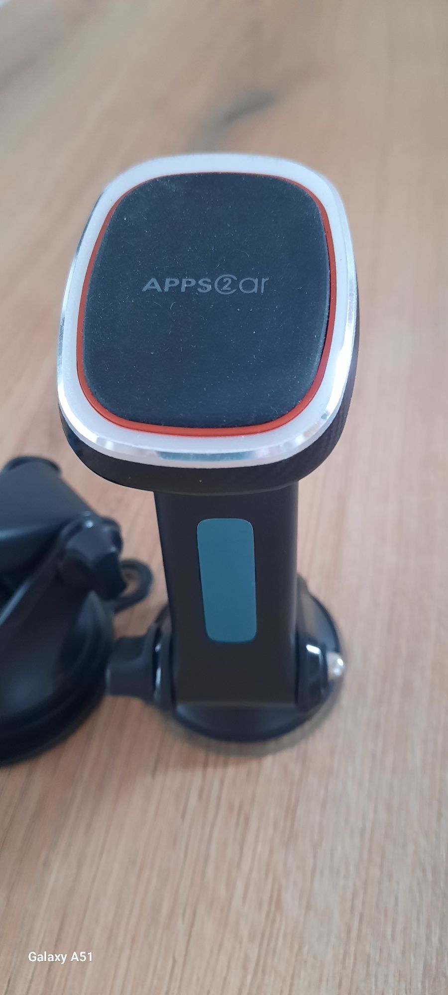 Стойки за gsm за автомобил