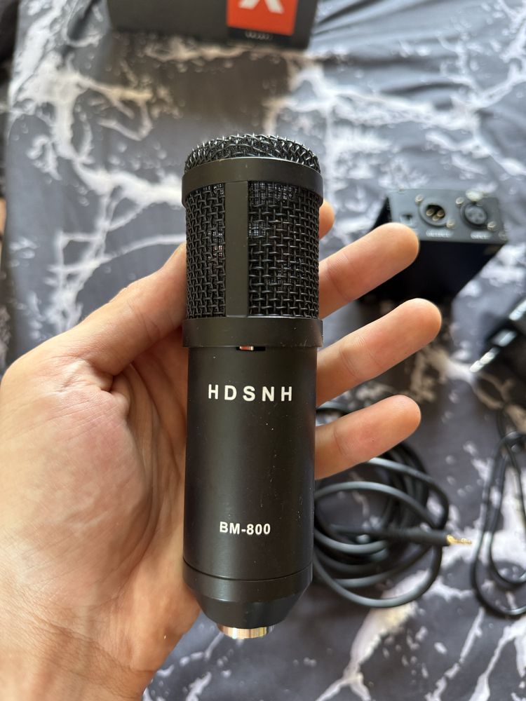 Микрофон BM 800.