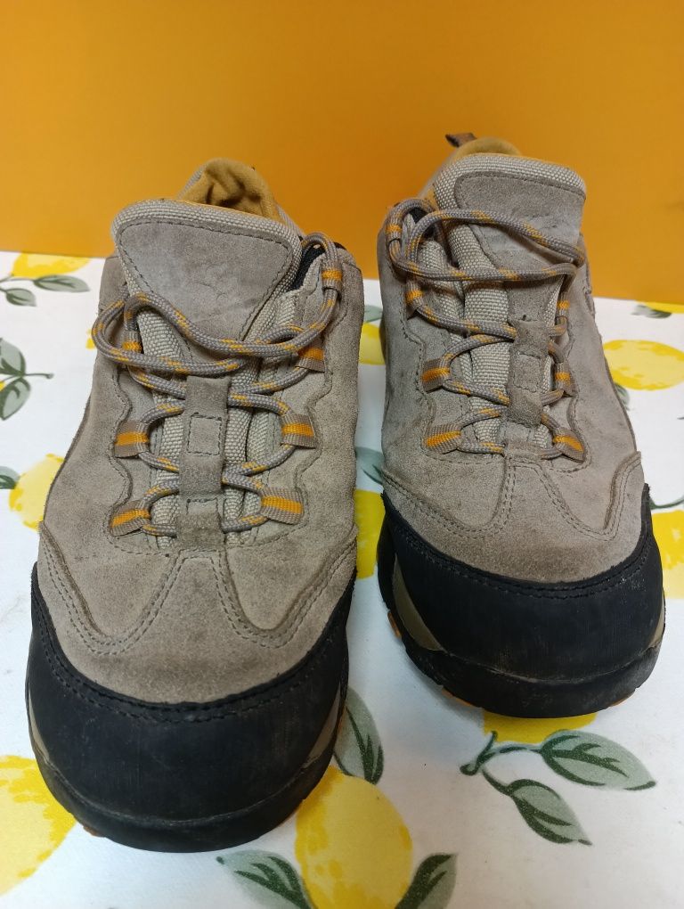 Jack Wolfskin N 37 кожени - 27 лв
