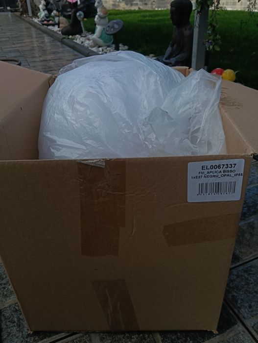 Vând 5 bucăți aplica exterior noi BISSO E27 NEGRU OPAL