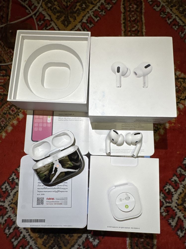 Airpods pro, оригинал.