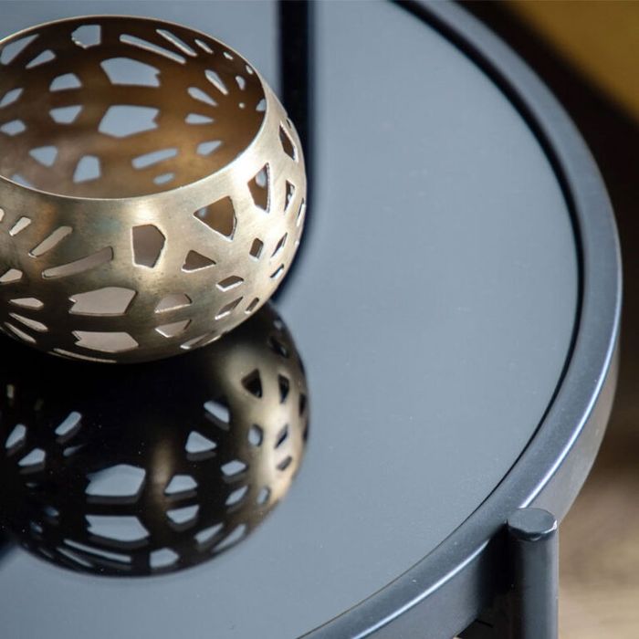 Măsuță deosebită, cu blat de sticlă