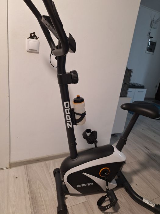 Bicicleta de apartament