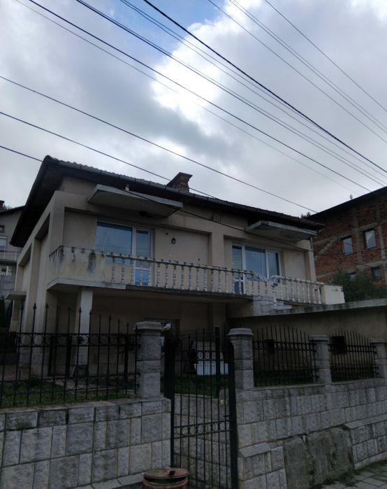 Продава къща в гр.Дупница