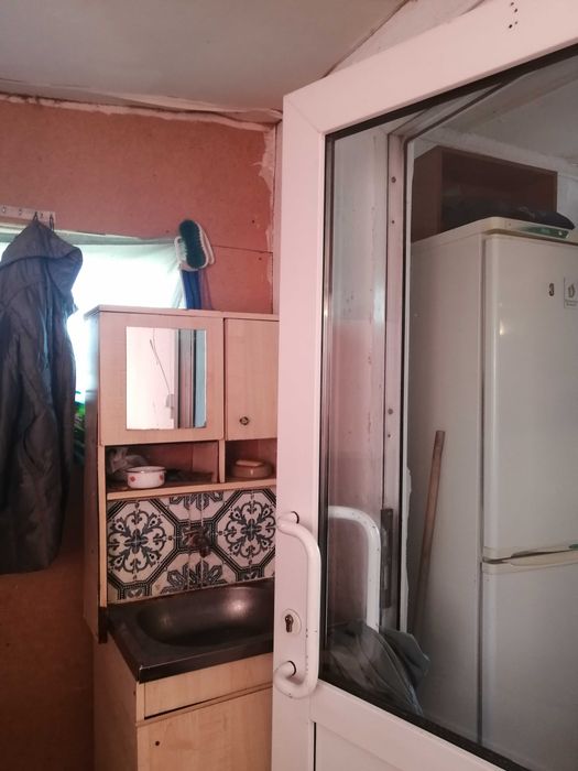 Продам или обменяю на квартиру частный недостроенный дом.