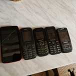 Vand telefone defecte pentru colectionari