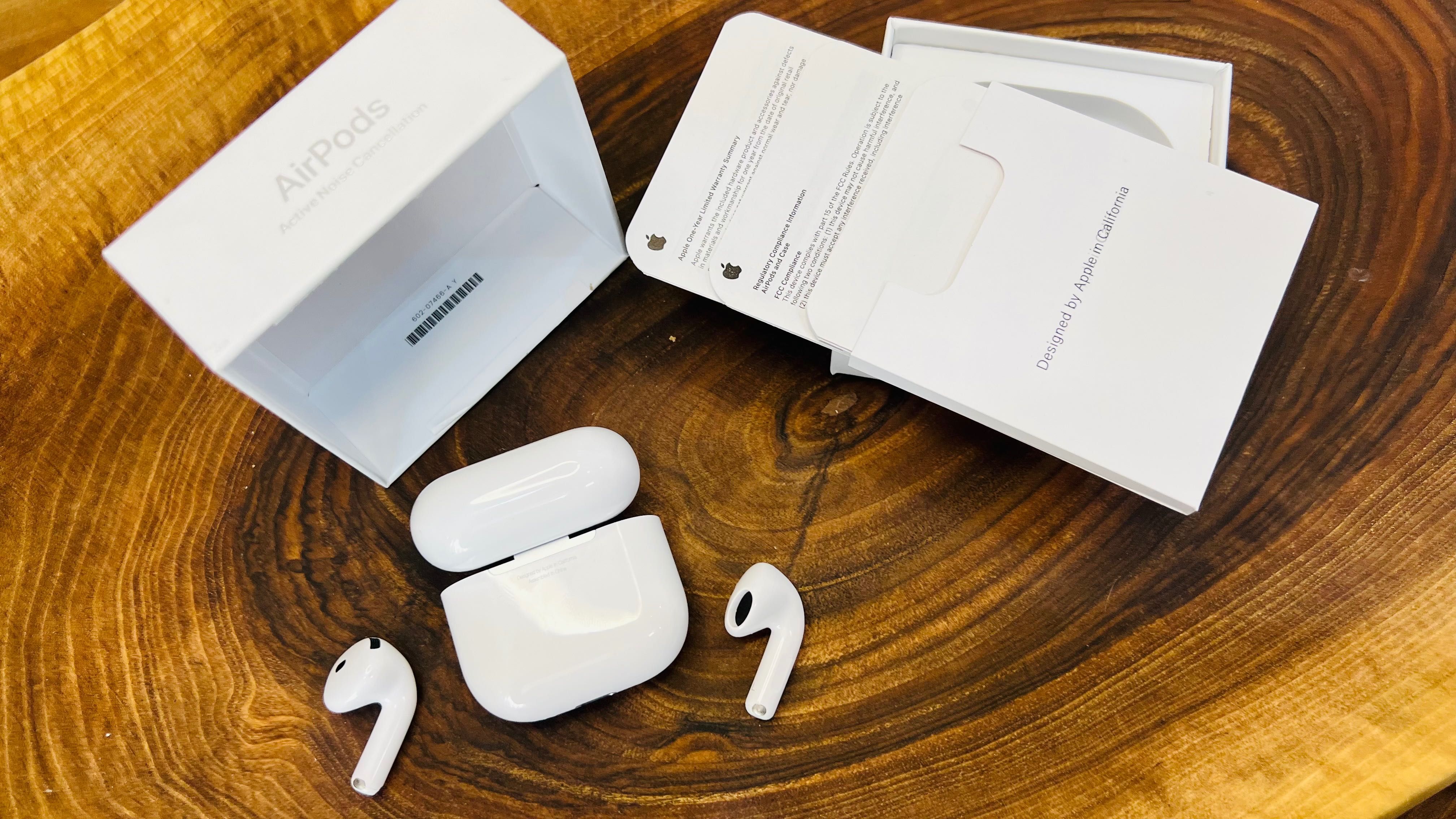 Apple слушалки AirPods 4 ANC