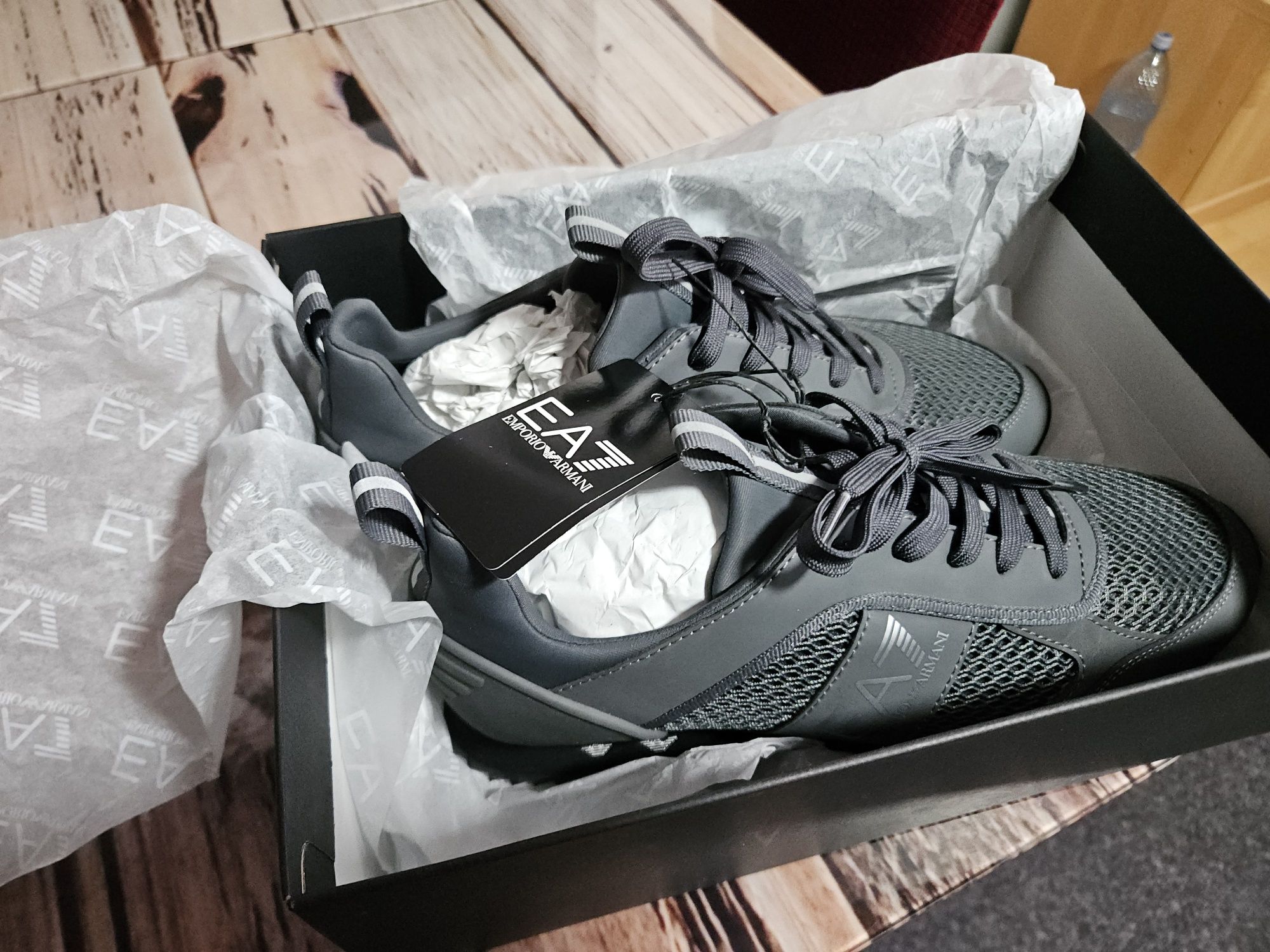 Vând adidași Emporio Armani EA7