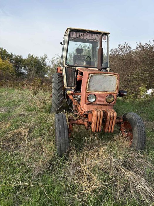 Продавам трактор ЮМЗ