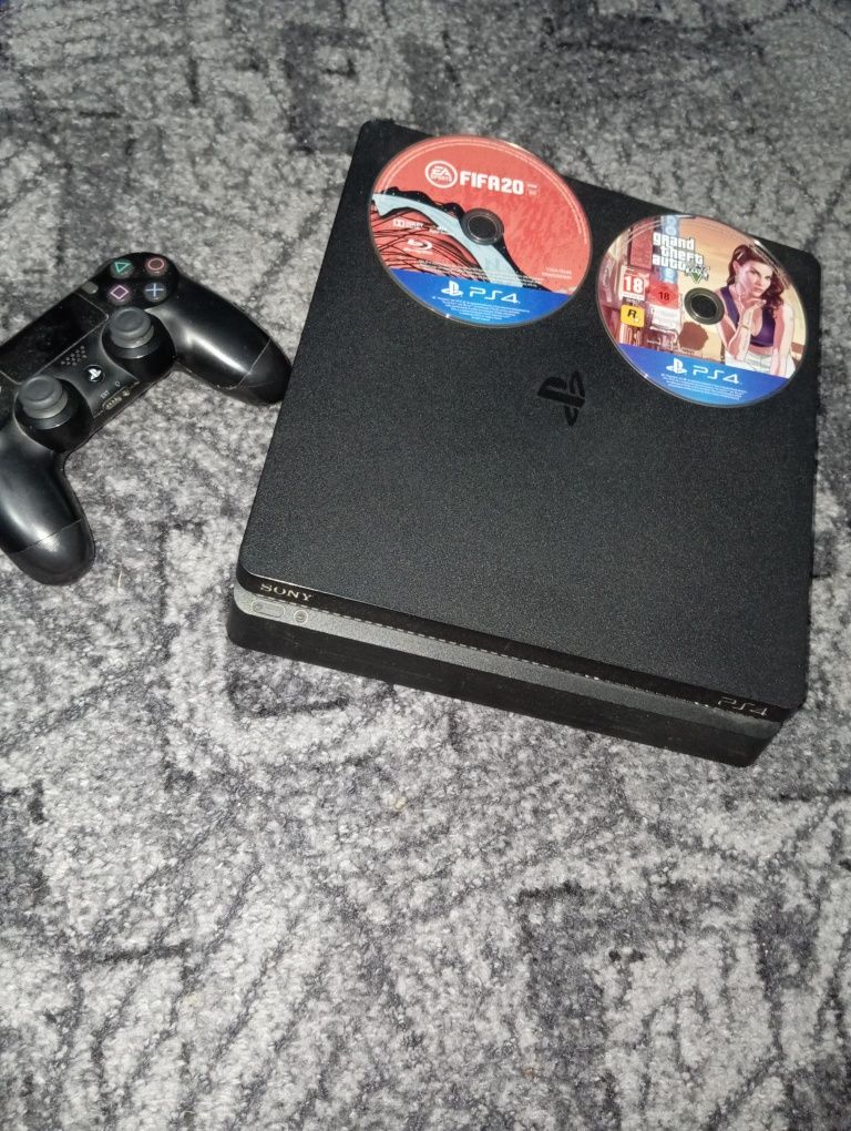 Vand Ps4 cu un controller + Fifa 20 si Gta V