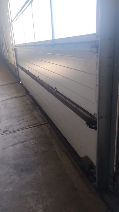 Usa industrială de hala