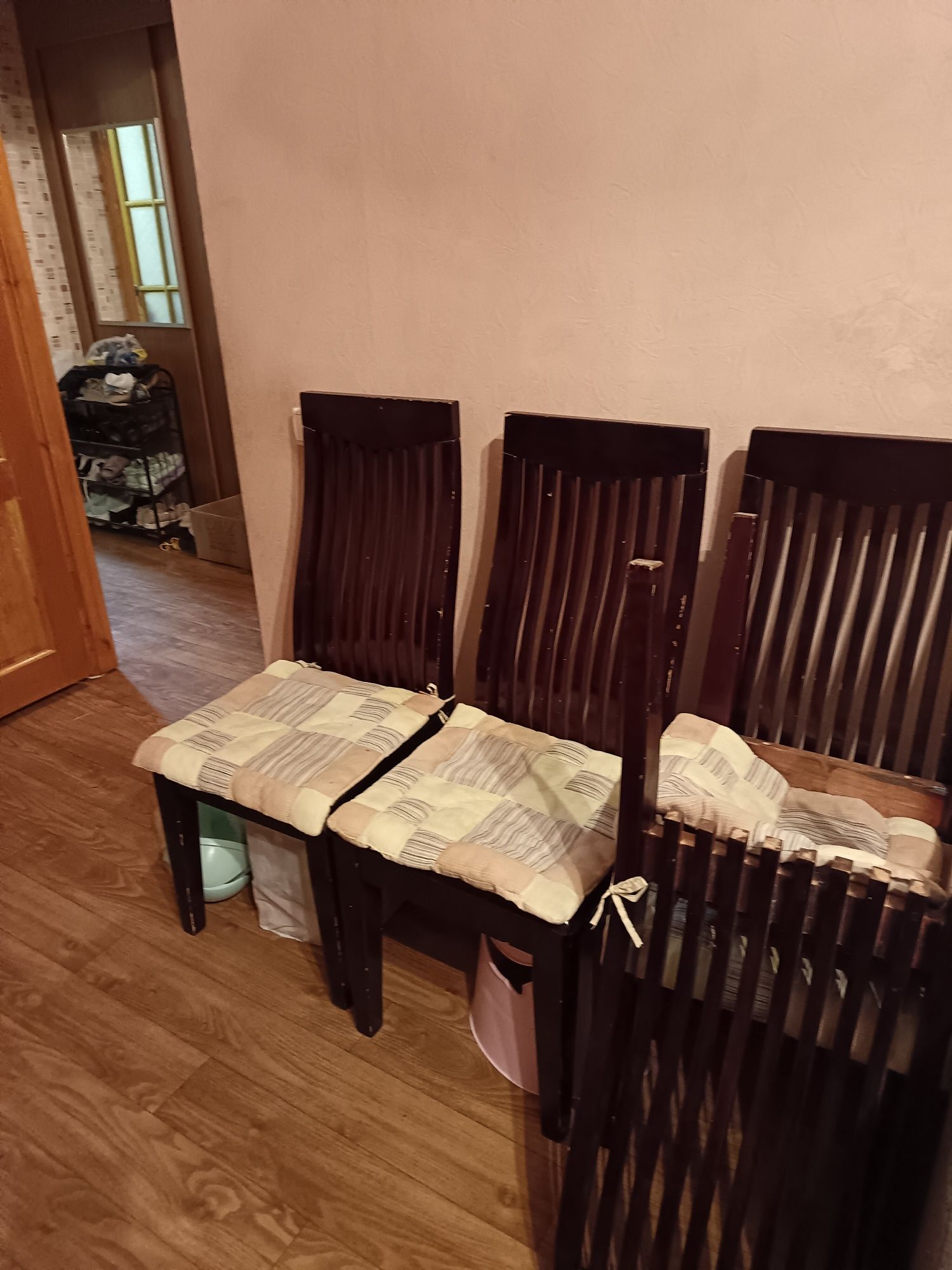 Продам стулья со спинкой