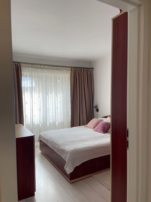 Vând apartament 3 camere