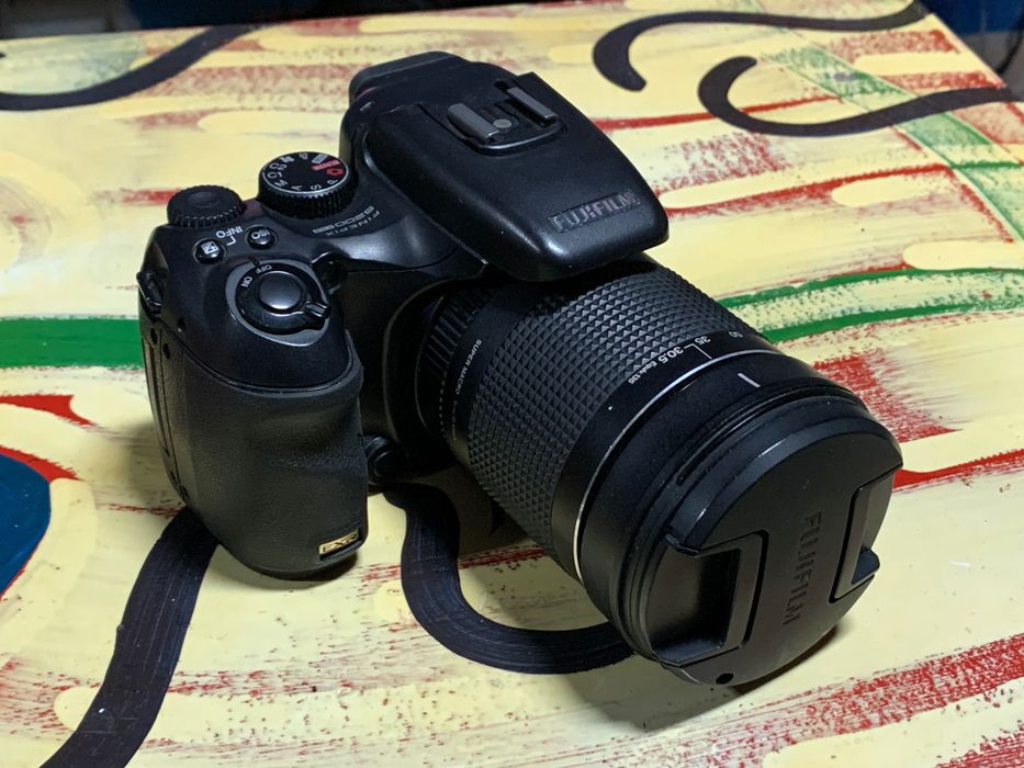 Fujifilm S200EXR 12 MP Мегапиксела 14.3 x Super Zoom Digital Camera