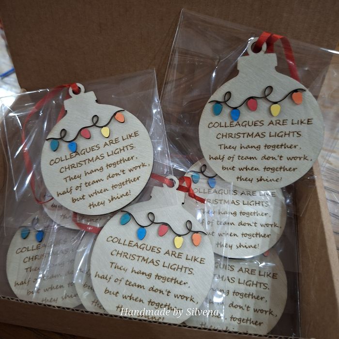 Коледни играчки за елха