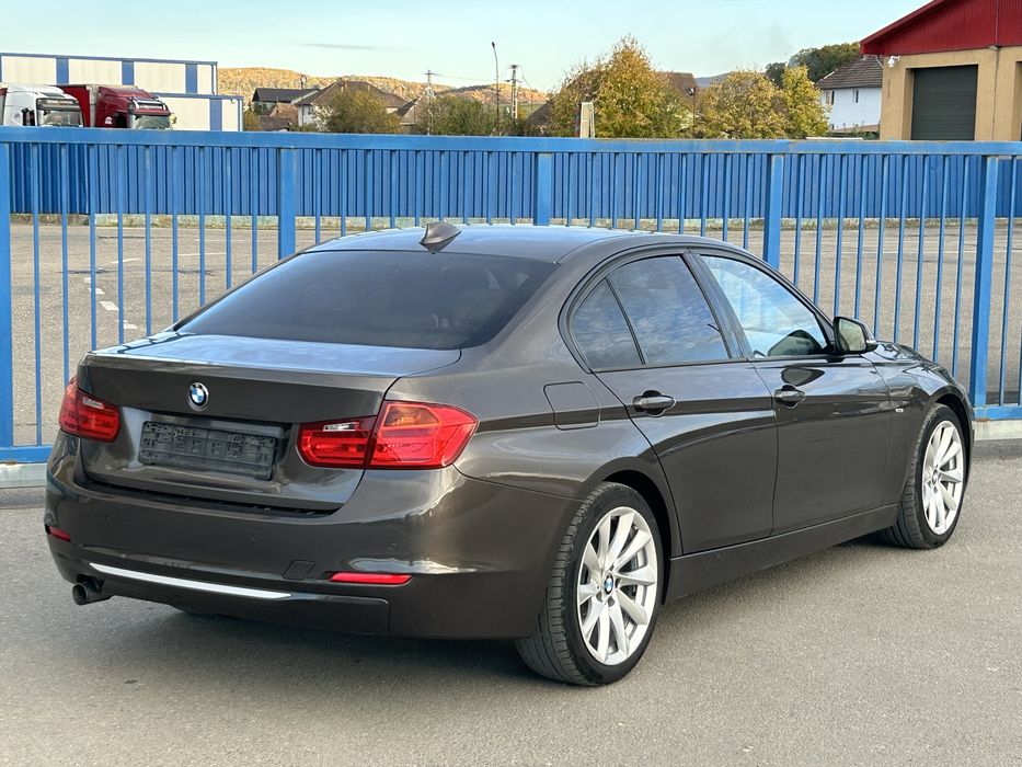Bmw 320d F30 MODERN 184 cp