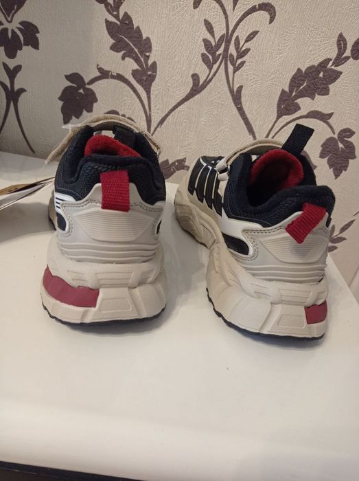 Кроссовки Jomoto