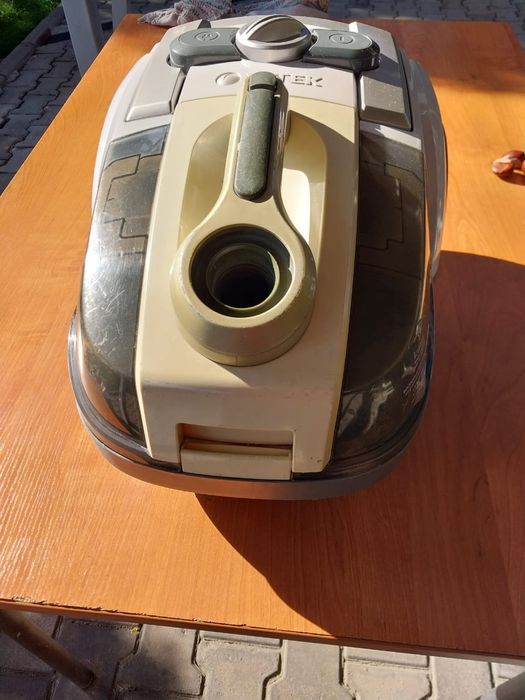 Продам пылесос Vitek