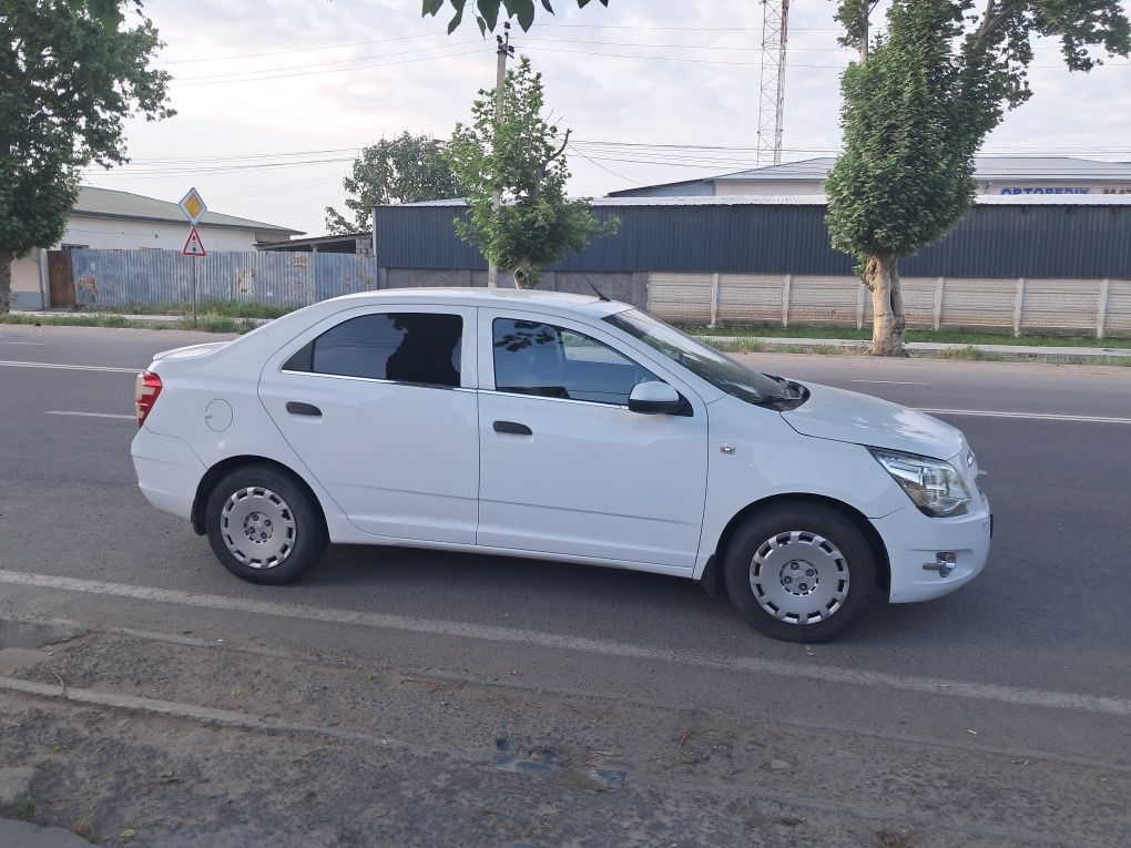 Cobalt 2 pazitsa oq Malibu rul monitor quyilgan prapan 48l 185000km
