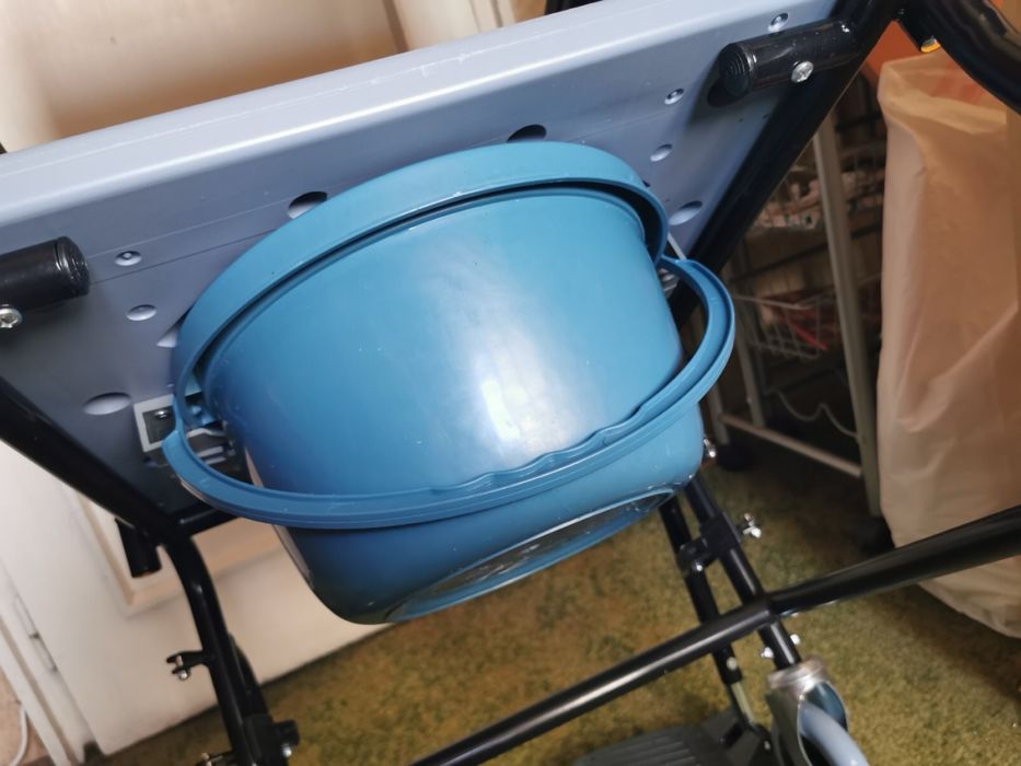 Инвалиден стол/количка