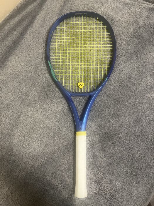 Тенис ракета Yonex ezone 100