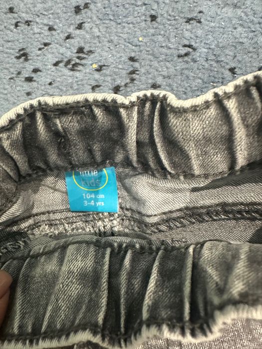 Детски дънки      .