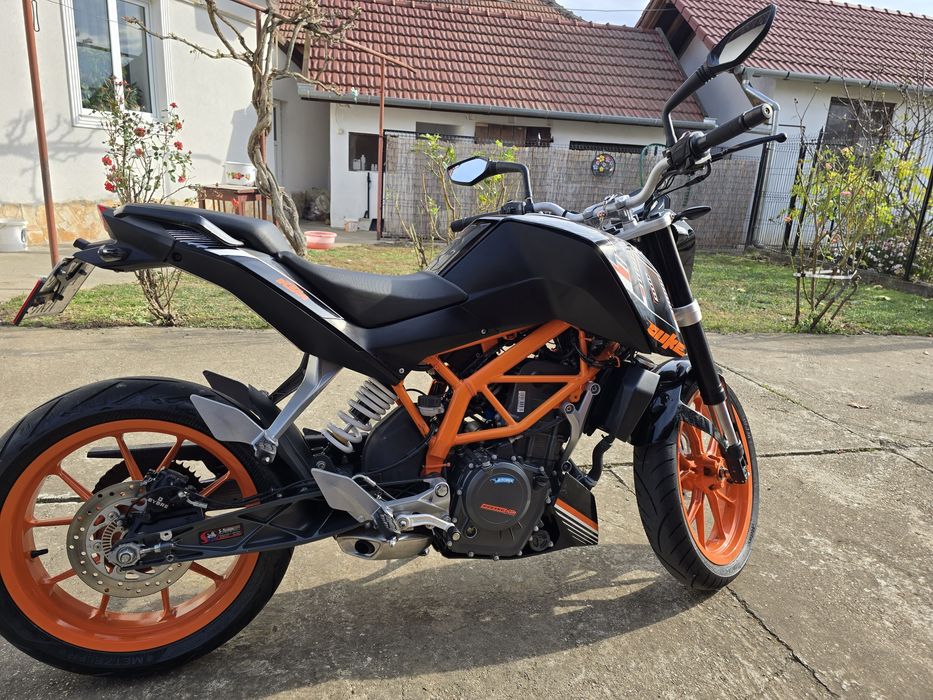 Motocicleta KTM Duke 390 2016