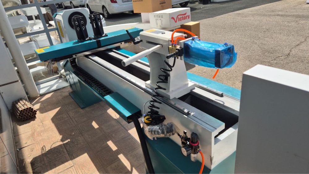 Токарный станок