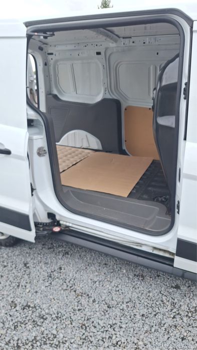 Vând  Ford Transit Connect