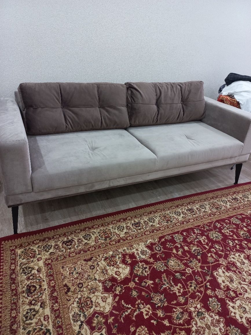 Продам новый диван зета